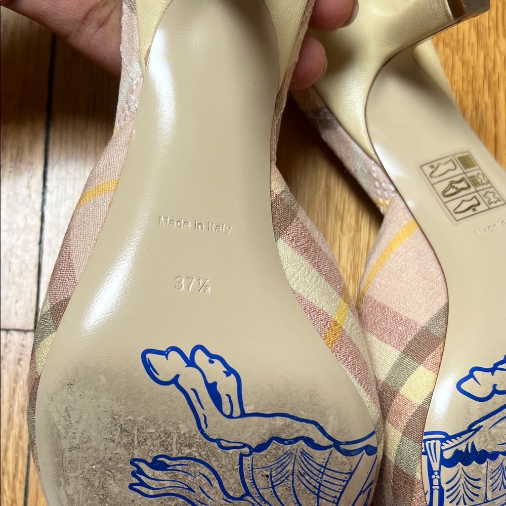 Burberry Teacup Check Mews Heeled Sandals - Picture 4 of 8
